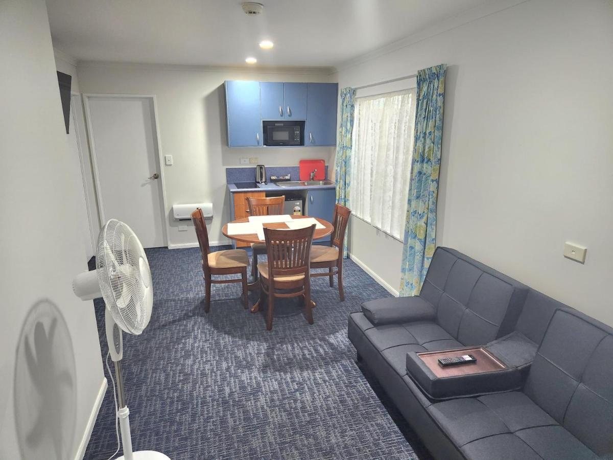 Botany Palms Motel Auckland Buitenkant foto